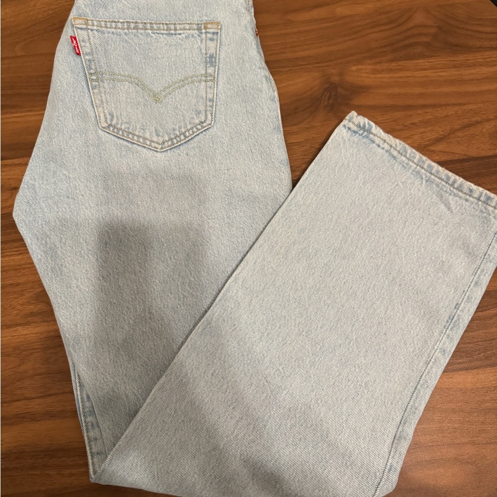 Levi's Light Wash Straight Leg 90s Women's Jeans